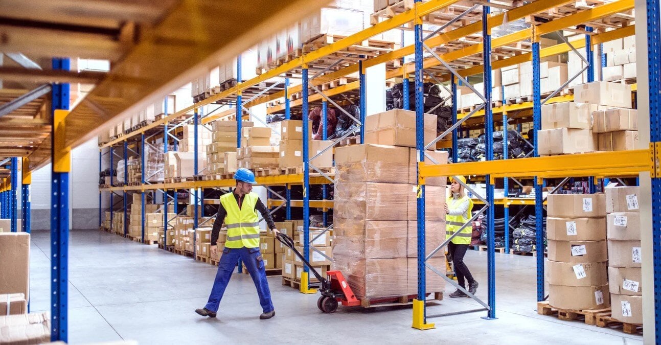 Barcode vs. RFID vs. Vision: Which Is Better for Case and Pallet Tracking?