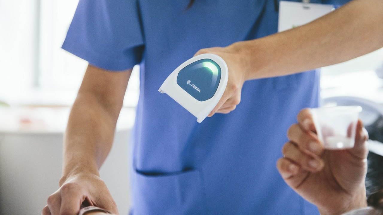 https://www.abetech.com/hubfs/ds8100hc-photography-website-blog-patient-bedside-id-scanning-healthcare-1280x720.jpg