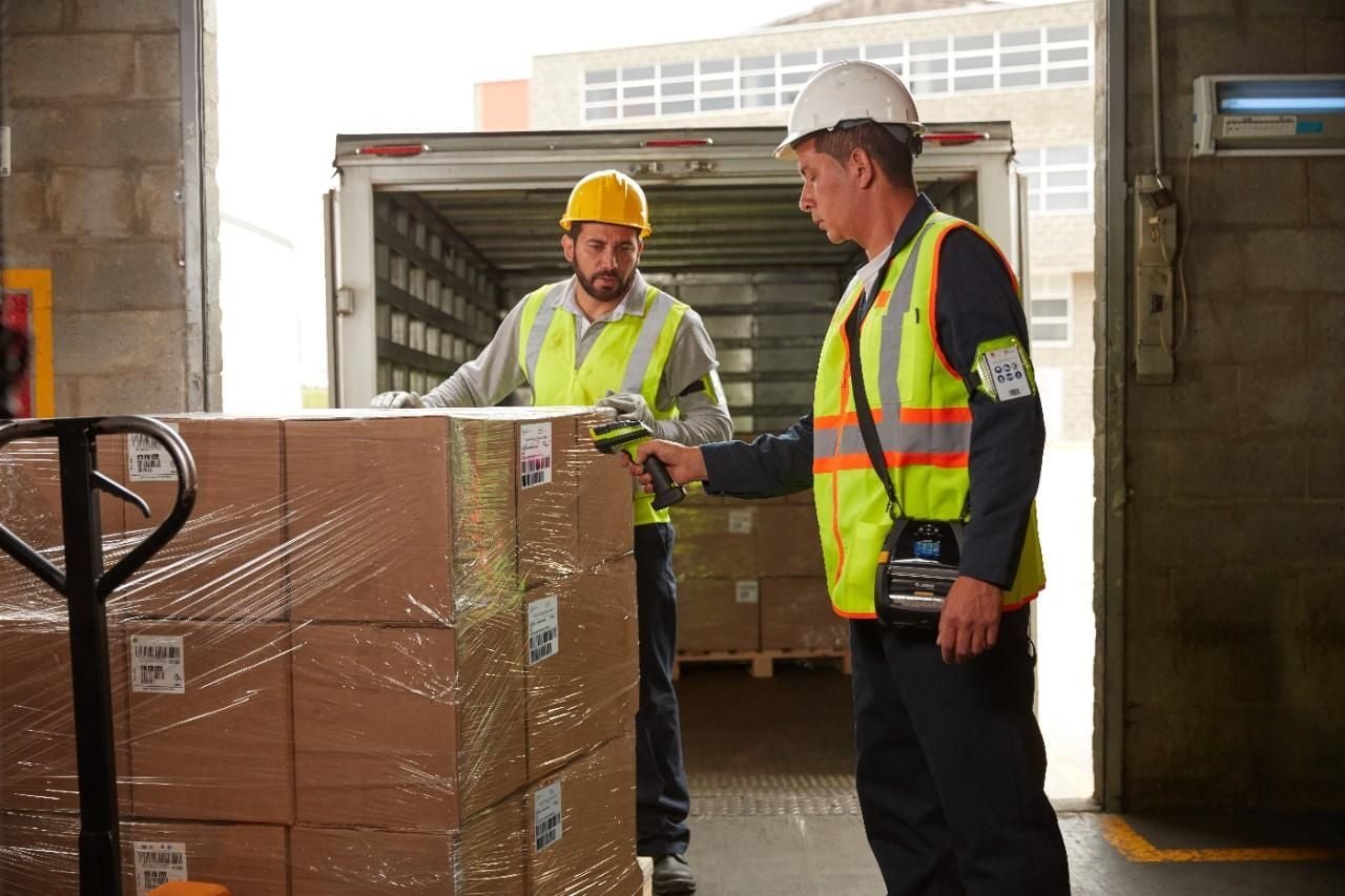 https://www.abetech.com/hubfs/warehouse-photography-application-label-parse-plus-data-output-web-72dpi.jpg